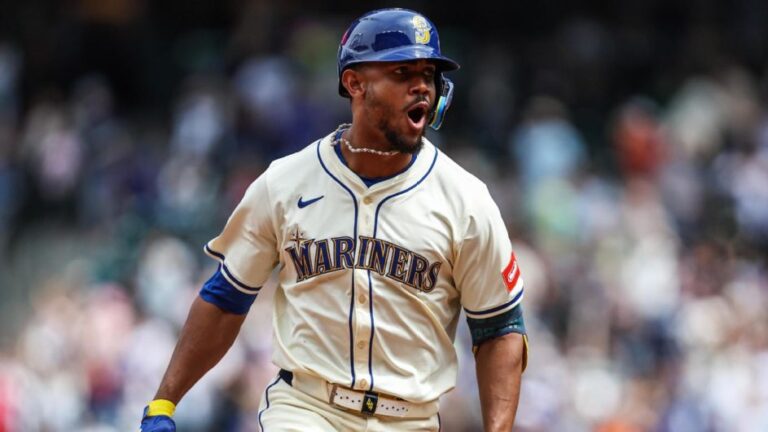 julio-rodriguez-makes-history-with-4th-20-20-season-in-mlb