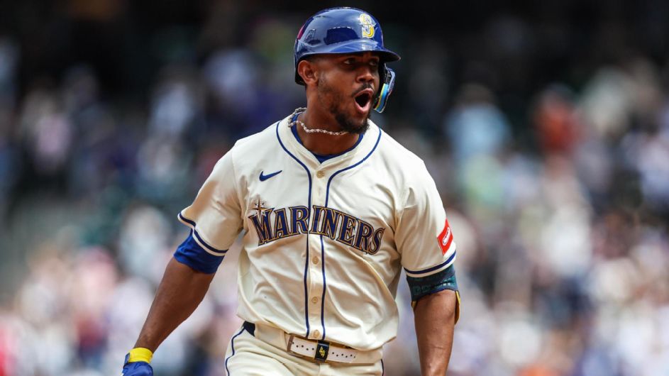 julio-rodriguez-makes-history-with-4th-20-20-season-in-mlb