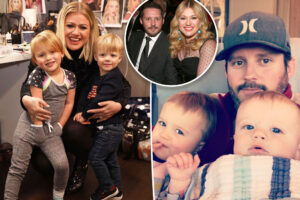 kelly-clarkson-heartbroken-after-ex-husband-brandon-blackstock-dies