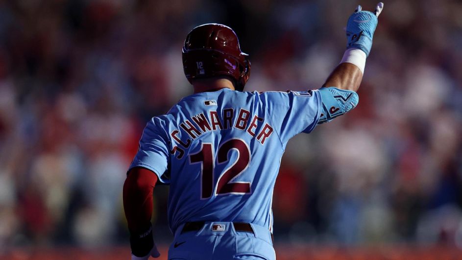 kyle-schwarber-hits-historic-4-homers-in-phillies-blowout-win