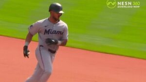 marlins-myers-hits-game-winning-hr-amid-heckling-at-fenway