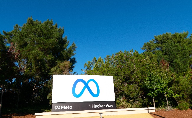 Meta,Logo,,Sign,In,Front,Of,Meta,Platforms,Headquarters.,Meta