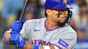 mets-catcher-francisco-alvarez-suffers-fractured-pinkie-finger