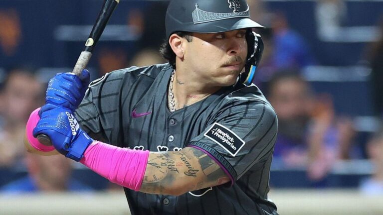 mets-place-francisco-alvarez-on-il-with-thumb-sprain-urgent-update