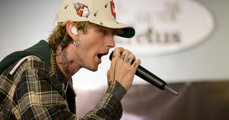 mgk-delivers-unforgettable-intimate-concert-at-electric-fetus