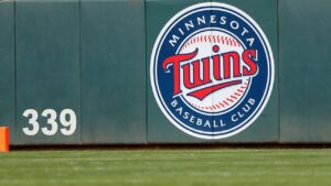 minnesota-twins-off-market-pohlads-shift-to-new-investors