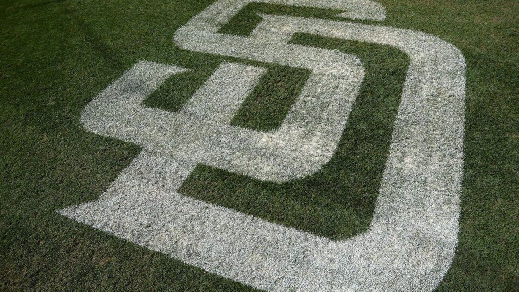 padres-xander-bogaerts-lands-on-il-with-foot-fracture