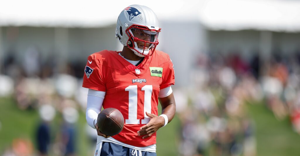 patriots-restructure-quarterback-room-as-training-camp-progresses