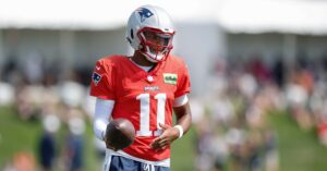 patriots-restructure-quarterback-room-as-training-camp-progresses