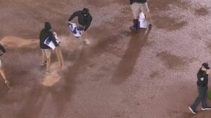 rain-suspends-braves-reds-classic-game-resumes-sunday-at-1-pm-et