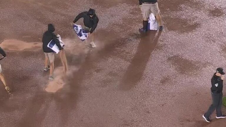 rain-suspends-braves-reds-classic-game-resumes-sunday-at-1-pm-et