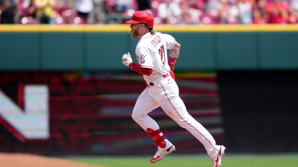 reds-dfa-fan-favorite-jake-fraley-activate-tyler-stephenson