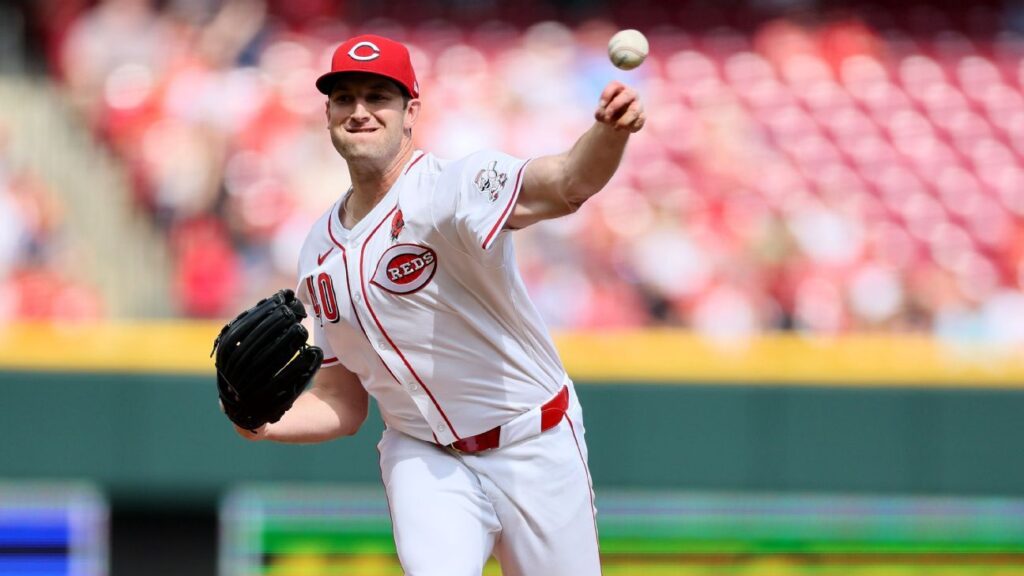 reds-place-nick-lodolo-on-il-with-blister-urgent-recovery-ahead