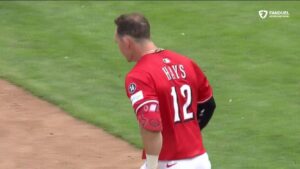 reds-shock-brewers-end-14-game-win-streak-in-dramatic-fashion