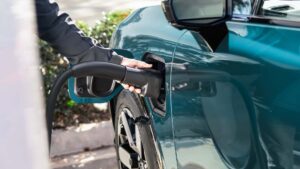 researchers-uncover-hidden-air-quality-risks-from-ev-chargers