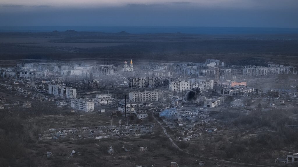 russian-forces-press-towards-pokrovsk-suffering-heavy-losses