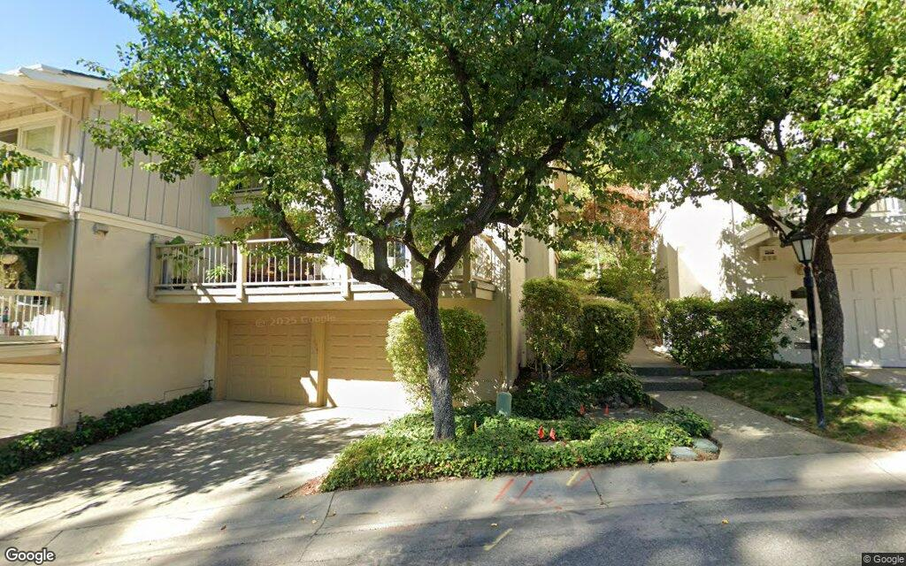 saratoga-condominium-sells-for-2-1-million-in-swift-deal