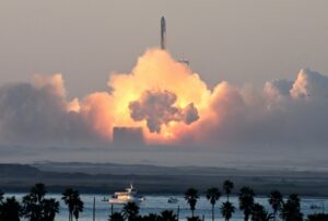 spacex-aims-for-smooth-starship-test-flight-after-explosions
