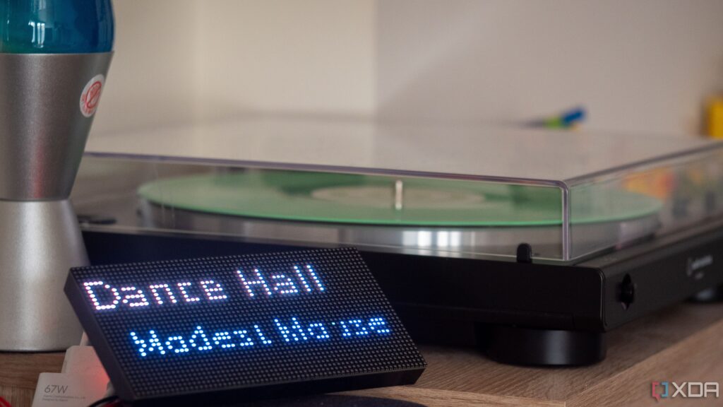 tech-innovator-creates-30-display-for-vinyl-record-players