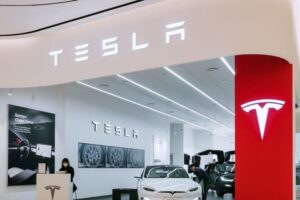 tesla-unveils-new-6-seater-model-y-l-in-china-at-47-184