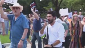 texas-redistricting-sparks-protests-as-democrats-flee-state