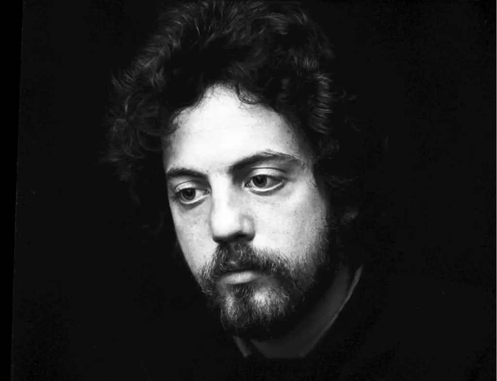 the-pogues-classic-i-m-a-man-you-don-t-meet-every-day-turns-40