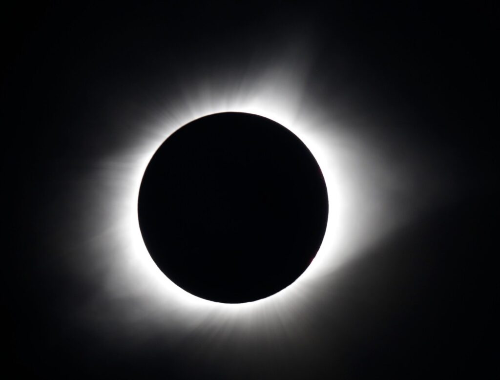 total-solar-eclipse-captivates-america-on-august-21-2017