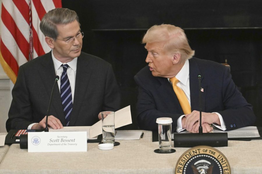 trump-excludes-bessent-from-fed-chair-contenders-shifts-focus