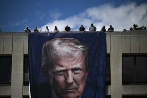 trump-pressures-fed-treasury-yields-diverge-investors-act-now