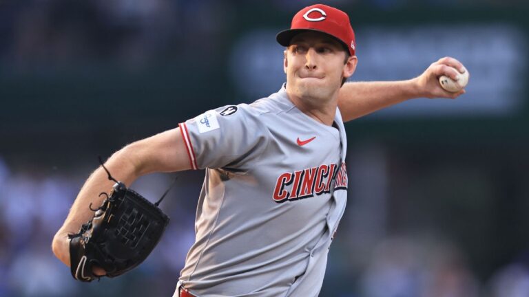 urgent-nick-lodolo-exits-game-vs-cubs-with-blister-injury
