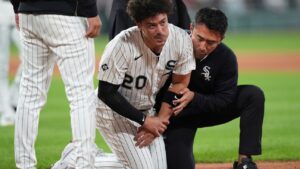 white-sox-s-vargas-injured-after-hitting-first-grand-slam