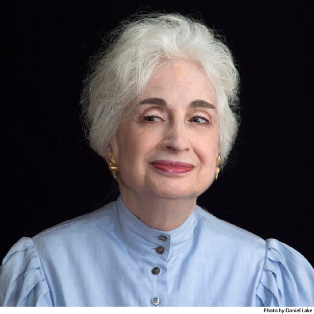 women-in-mourning-only-pearls-allowed-in-historical-norms