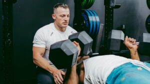 zohran-mamdani-s-135-pound-bench-press-fail-sparks-viral-reaction