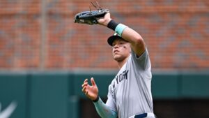 aaron-judge-returns-to-outfield-against-blue-jays-impact-imminent