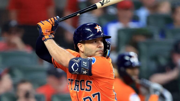 altuve-exits-game-with-right-foot-discomfort-astros-on-alert