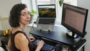 anthropic-agrees-to-1-5-billion-settlement-over-copyright-violations