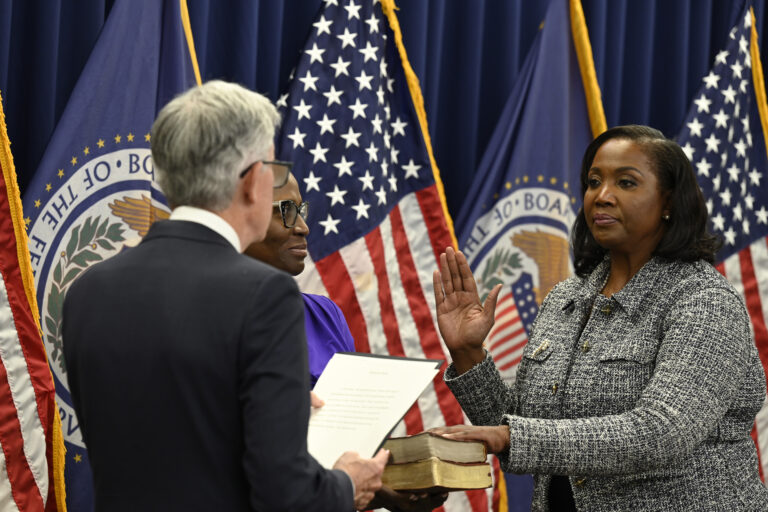 appeals-court-blocks-trump-s-bid-to-remove-federal-reserve-governor