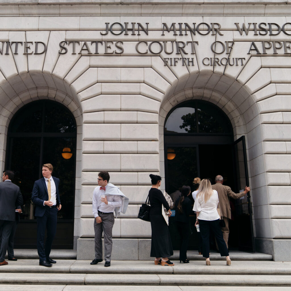 appeals-court-halts-trump-s-deportation-efforts-for-venezuelans