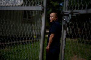 armed-ice-raid-shocks-south-korean-workers-at-georgia-hyundai-site