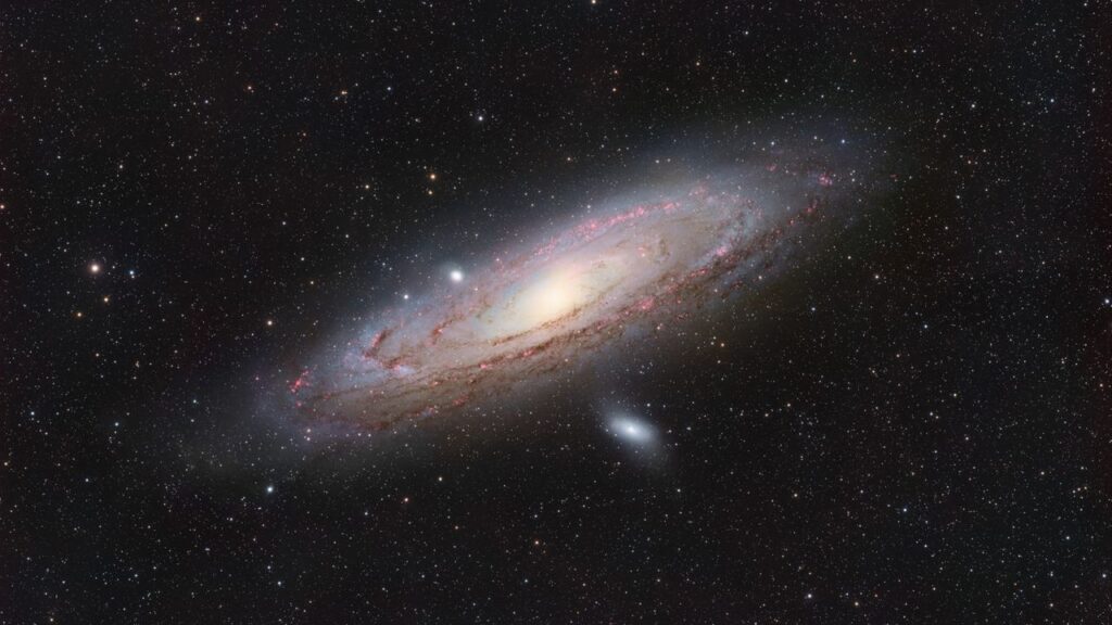 astrophotographer-captures-stunning-detail-of-andromeda-galaxy