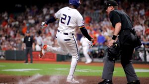 astros-yordan-alvarez-suffered-ankle-injury-in-game-vs-rangers