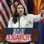 bipartisan-bill-seeks-to-ban-stock-trading-for-congress-members
