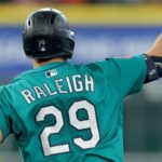 cal-raleigh-hits-60th-home-run-joins-elite-mlb-club-