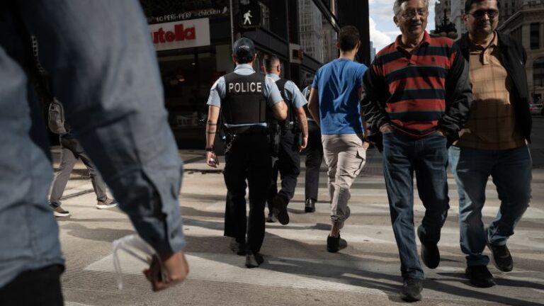 chicago-braces-for-imminent-national-guard-deployment-amid-uncertainty