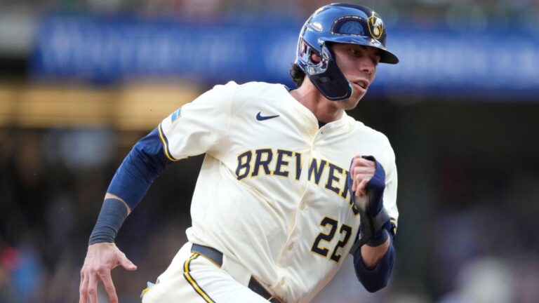 christian-yelich-returns-to-brewers-after-5-game-absence