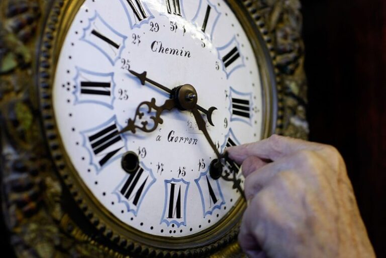 congress-moves-to-establish-permanent-daylight-saving-time