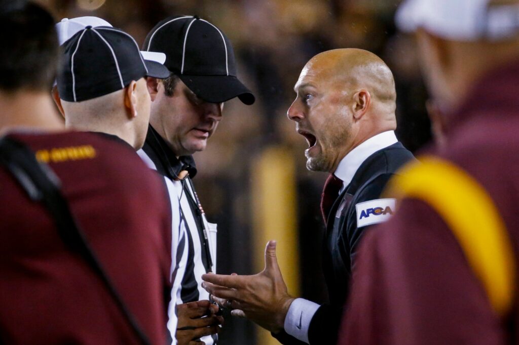 controversial-call-overshadows-gophers-27-14-loss-to-california