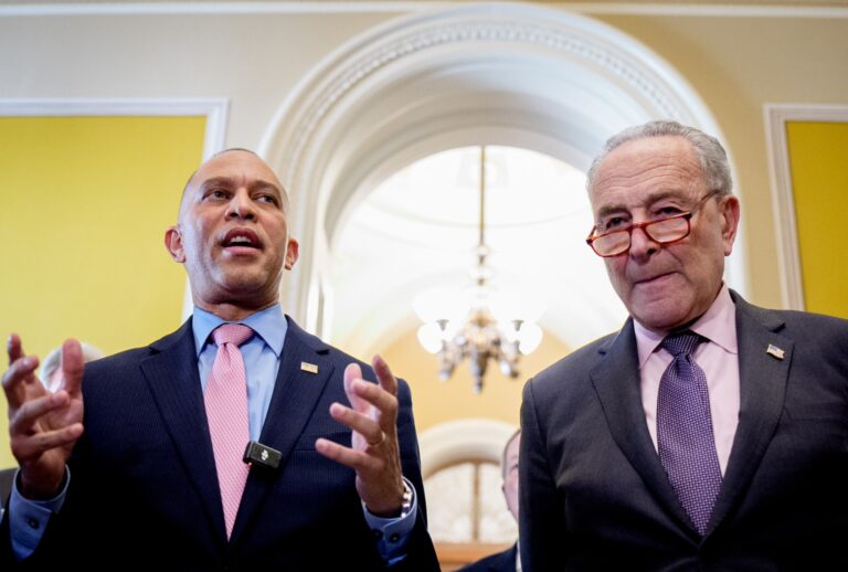 democrats-stand-firm-as-shutdown-looms-amid-gop-division
