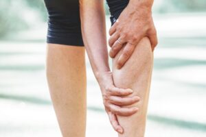 discover-how-acupressure-and-herbal-teas-combat-muscle-cramps
