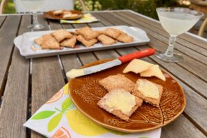 discovering-oatmeal-crackers-a-journey-through-heritage-cooking